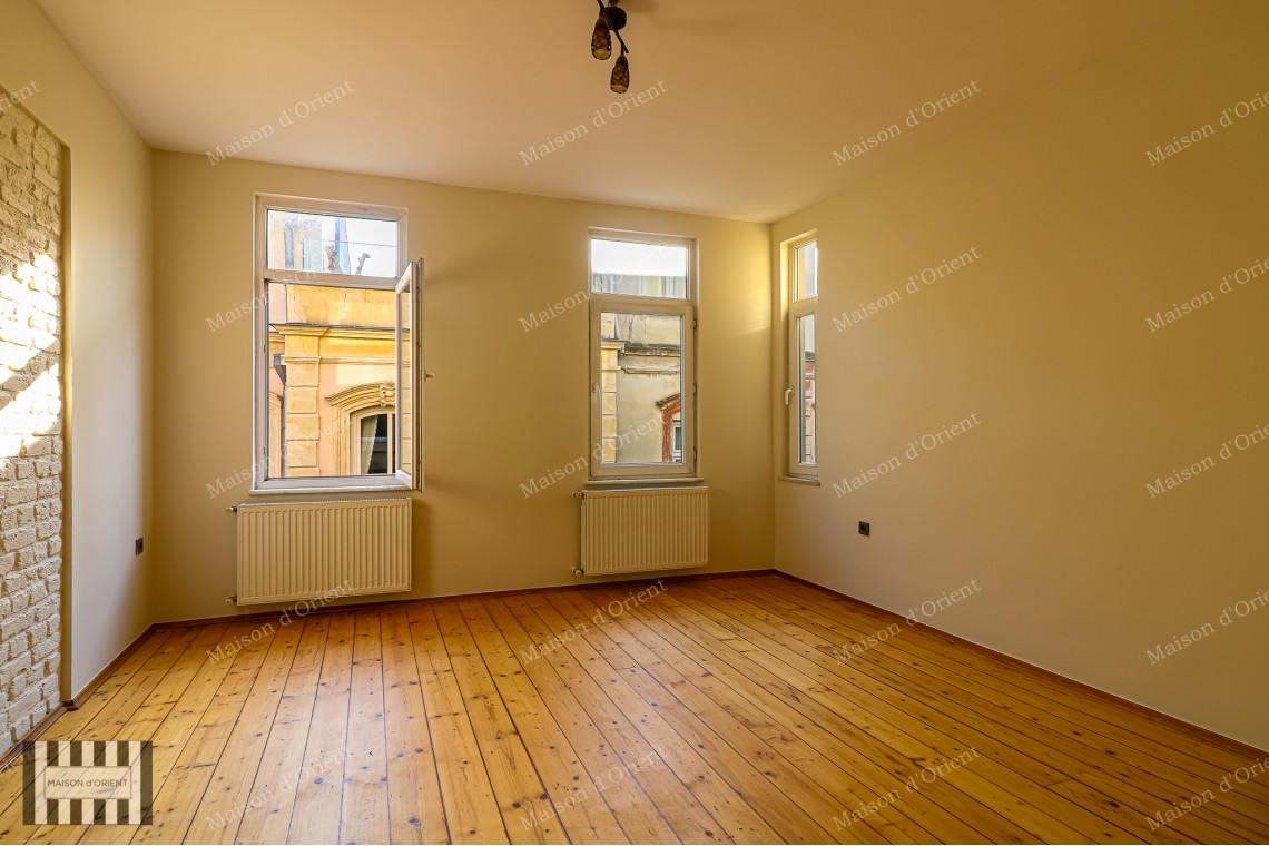 2+1 Apartment for Rent with Balcony and Bosphorus View in Galata