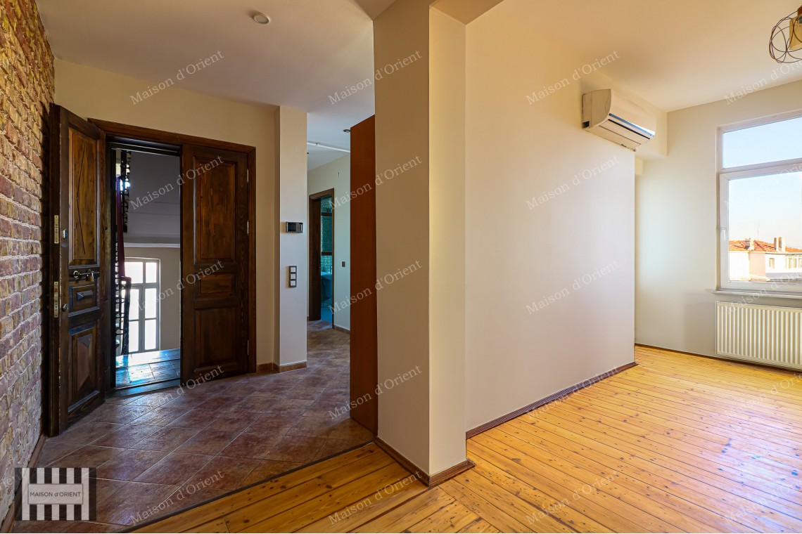 2+1 Apartment for Rent with Balcony and Bosphorus View in Galata
