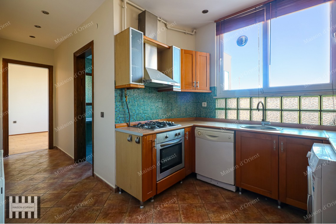 2+1 Apartment for Rent with Balcony and Bosphorus View in Galata