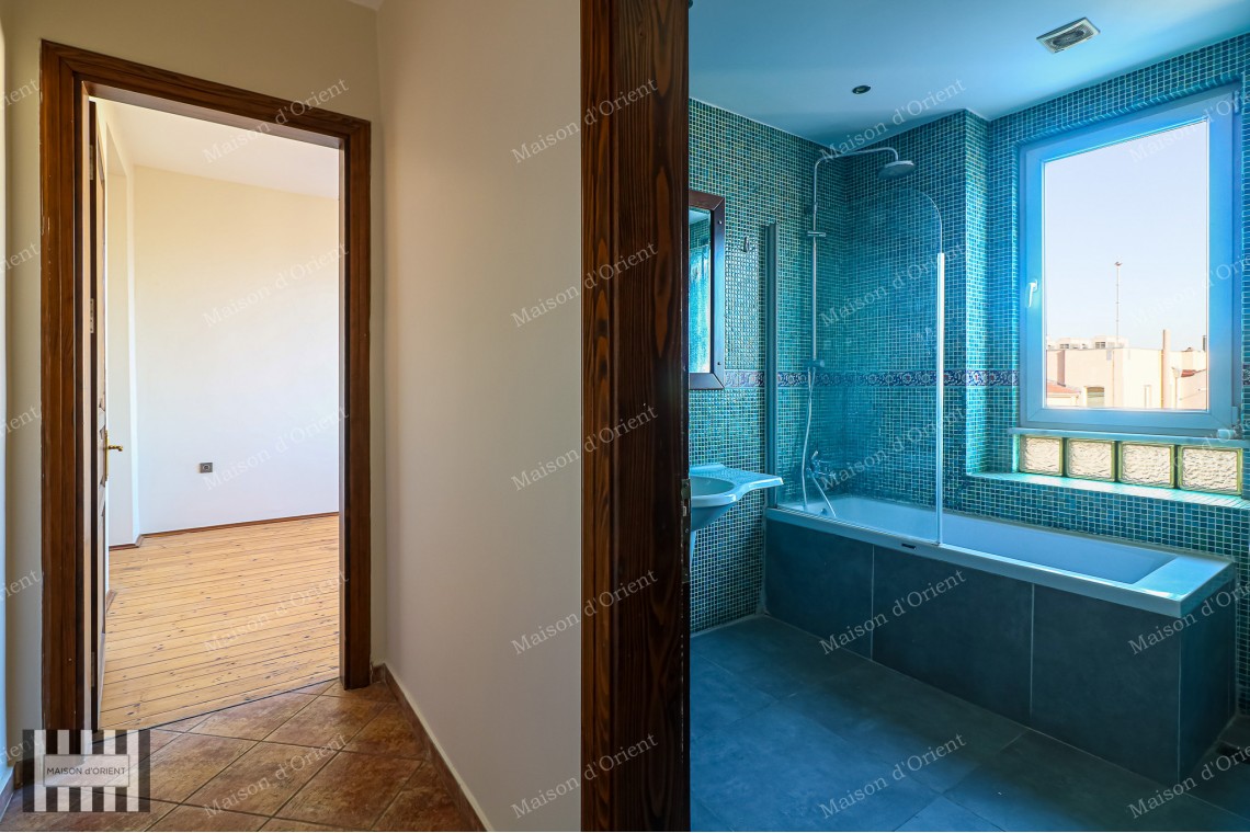 2+1 Apartment for Rent with Balcony and Bosphorus View in Galata