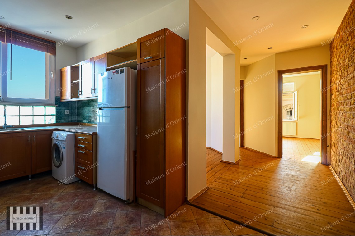 2+1 Apartment for Rent with Balcony and Bosphorus View in Galata