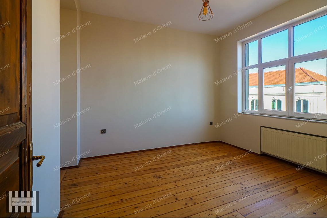 2+1 Apartment for Rent with Balcony and Bosphorus View in Galata