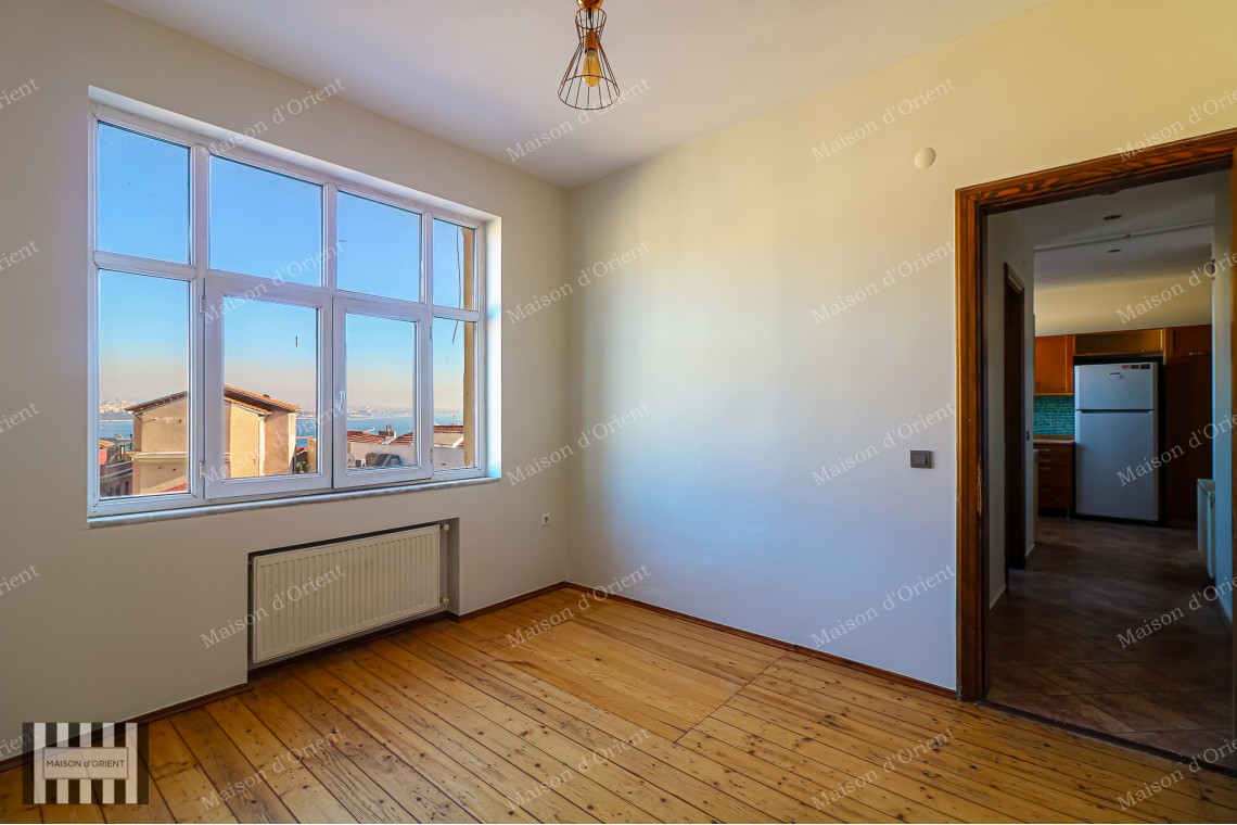2+1 Apartment for Rent with Balcony and Bosphorus View in Galata