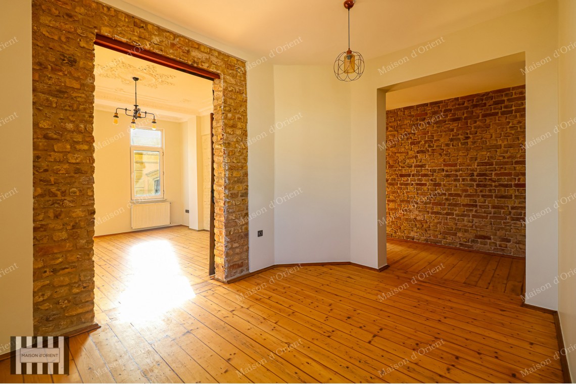 2+1 Apartment for Rent with Balcony and Bosphorus View in Galata