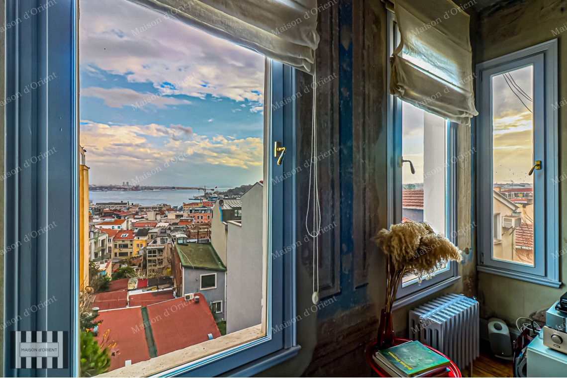  3+1 Furnished Apartment in Galata Historical Ferah Apartment for Rent