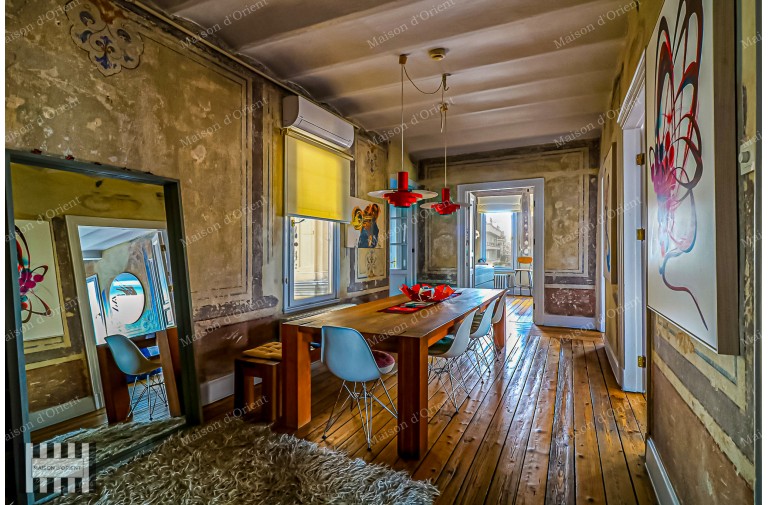 3+1 Furnished Apartment in Galata Historical Ferah Apartment for Sale