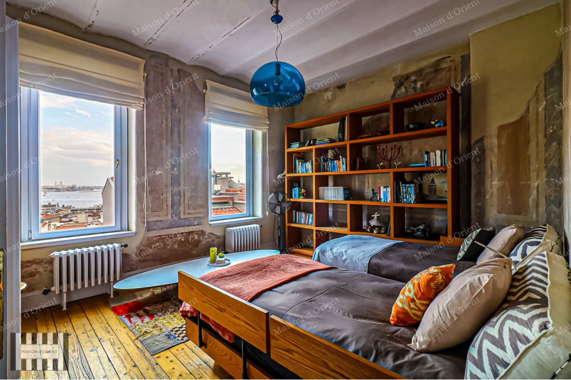  3+1 Furnished Apartment in Galata Historical Ferah Apartment for Rent