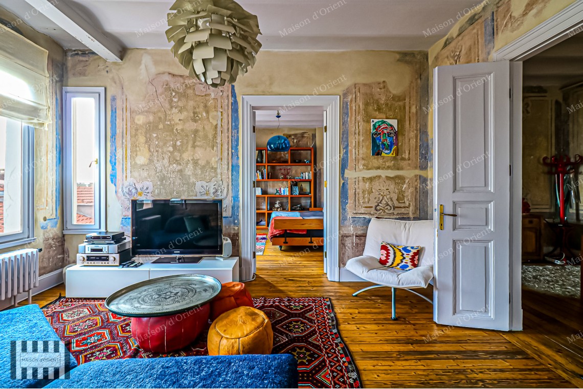  3+1 Furnished Apartment in Galata Historical Ferah Apartment for Rent