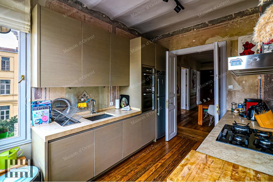  3+1 Furnished Apartment in Galata Historical Ferah Apartment for Rent
