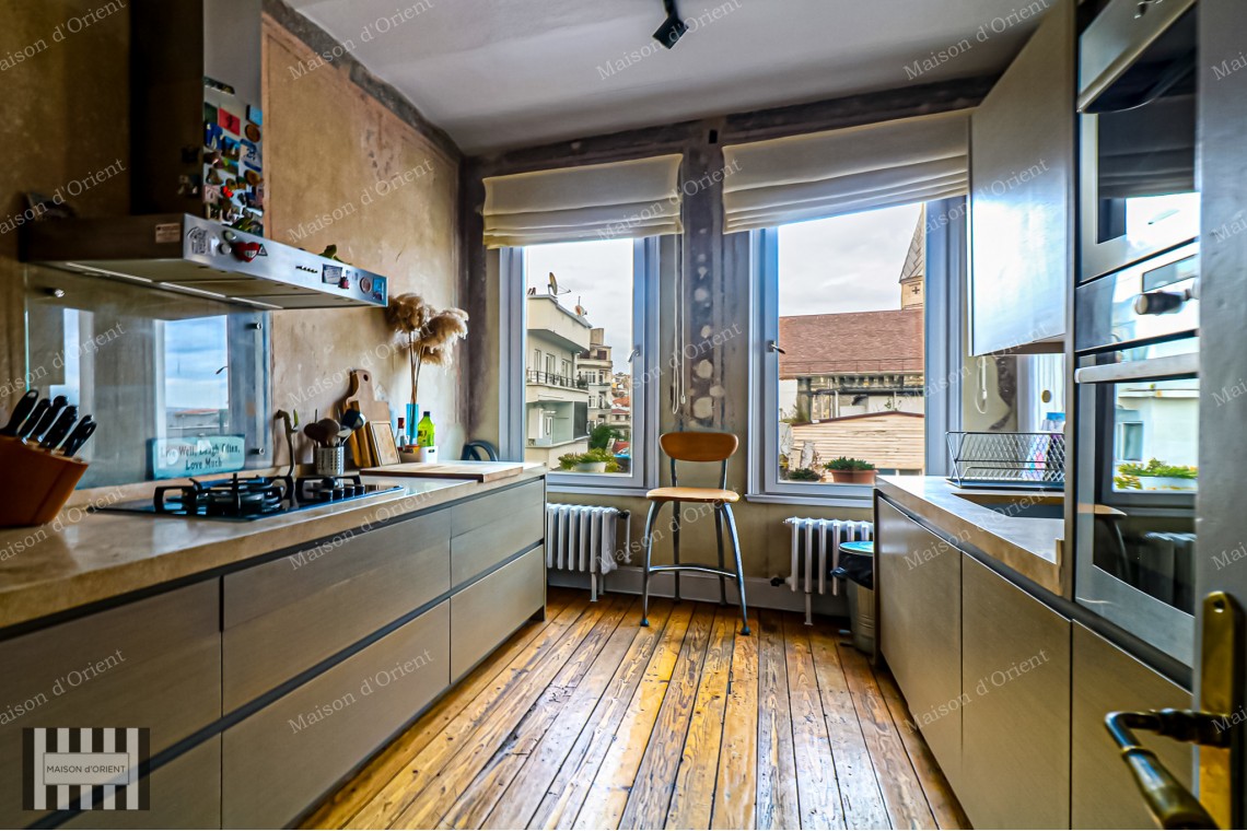  3+1 Furnished Apartment in Galata Historical Ferah Apartment for Rent