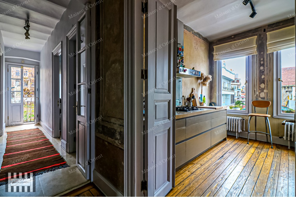  3+1 Furnished Apartment in Galata Historical Ferah Apartment for Rent