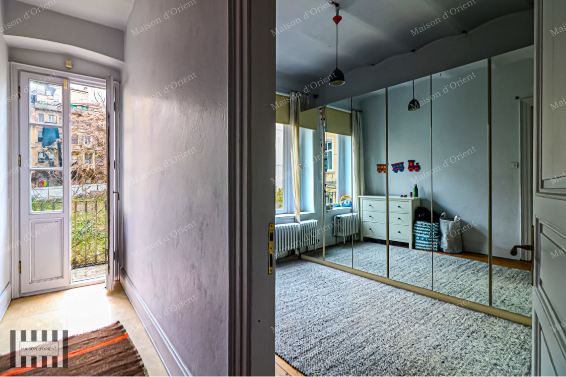  3+1 Furnished Apartment in Galata Historical Ferah Apartment for Rent