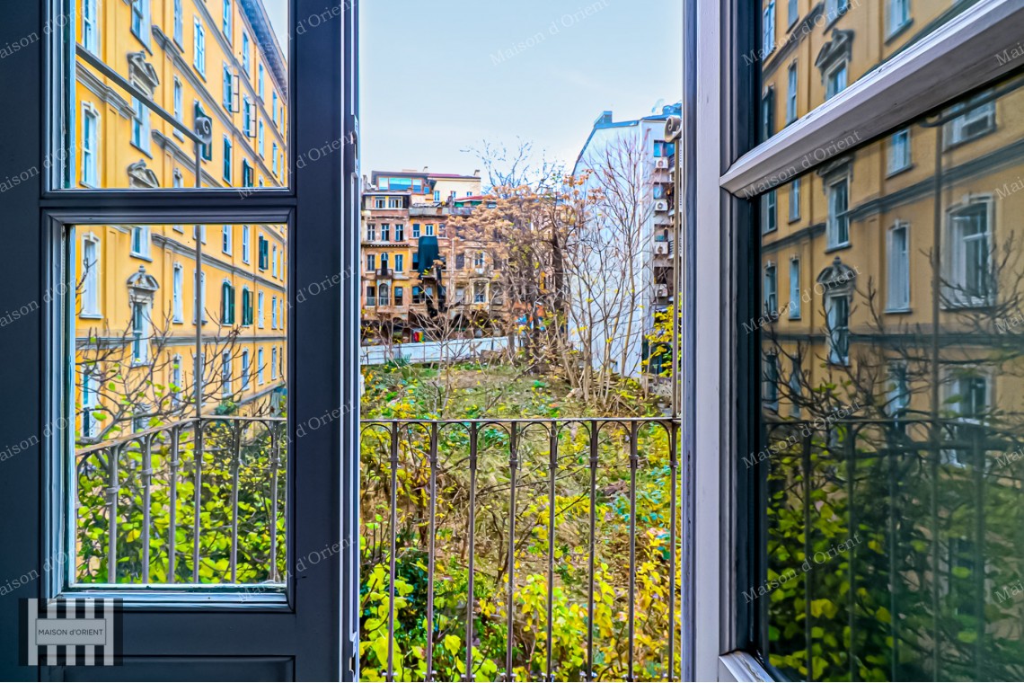  3+1 Furnished Apartment in Galata Historical Ferah Apartment for Rent