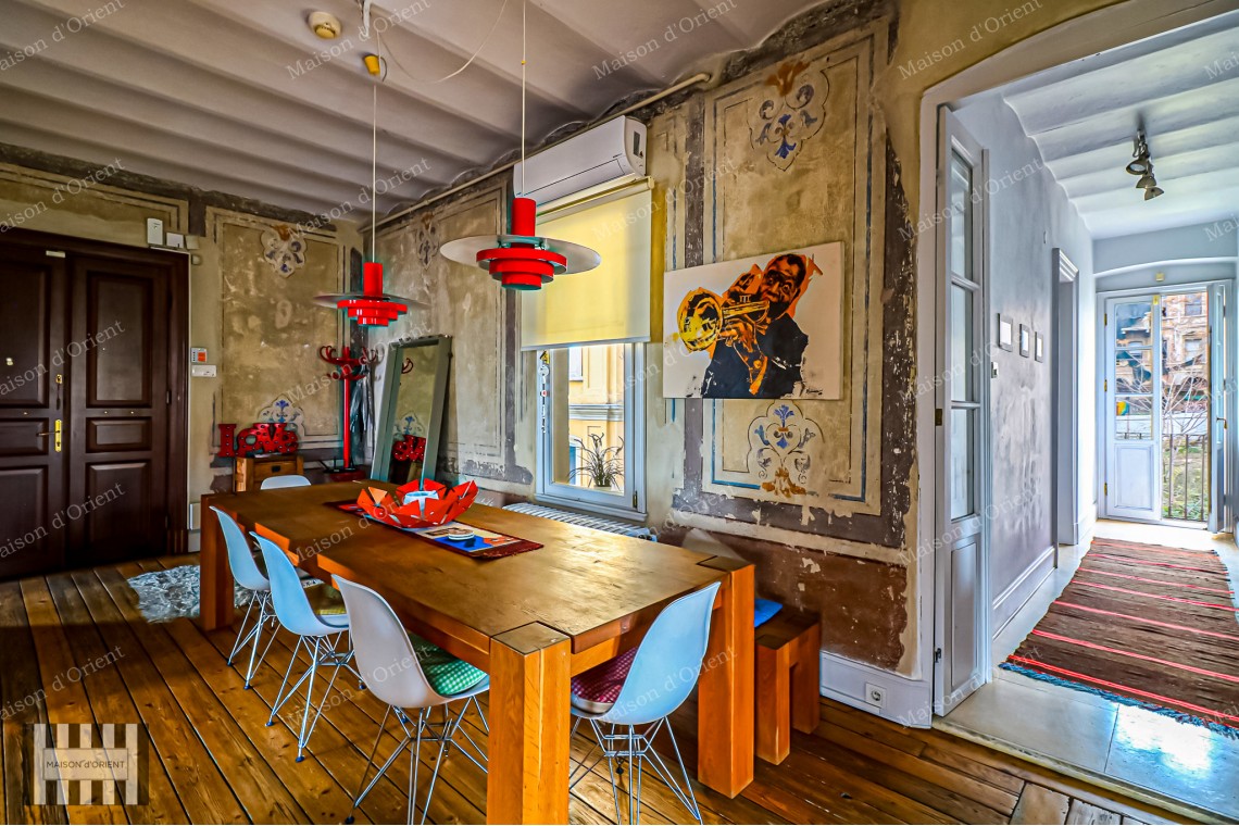  3+1 Furnished Apartment in Galata Historical Ferah Apartment for Rent
