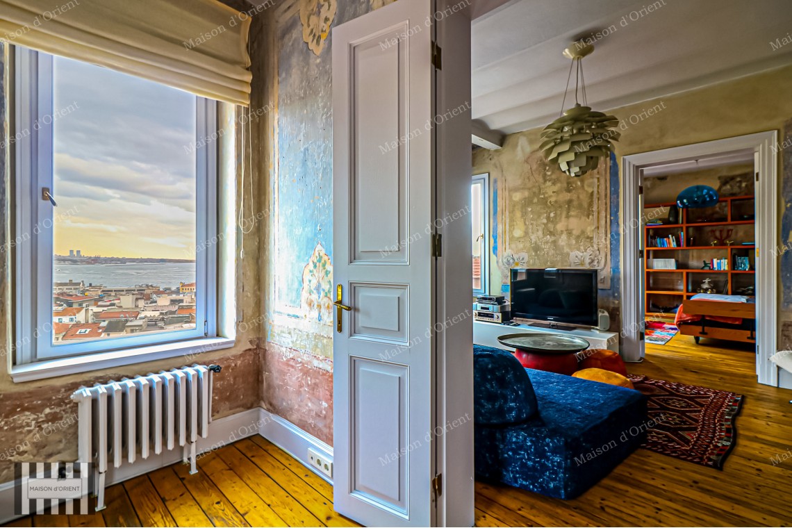 3+1 Furnished Apartment in Galata Historical Ferah Apartment for Sale