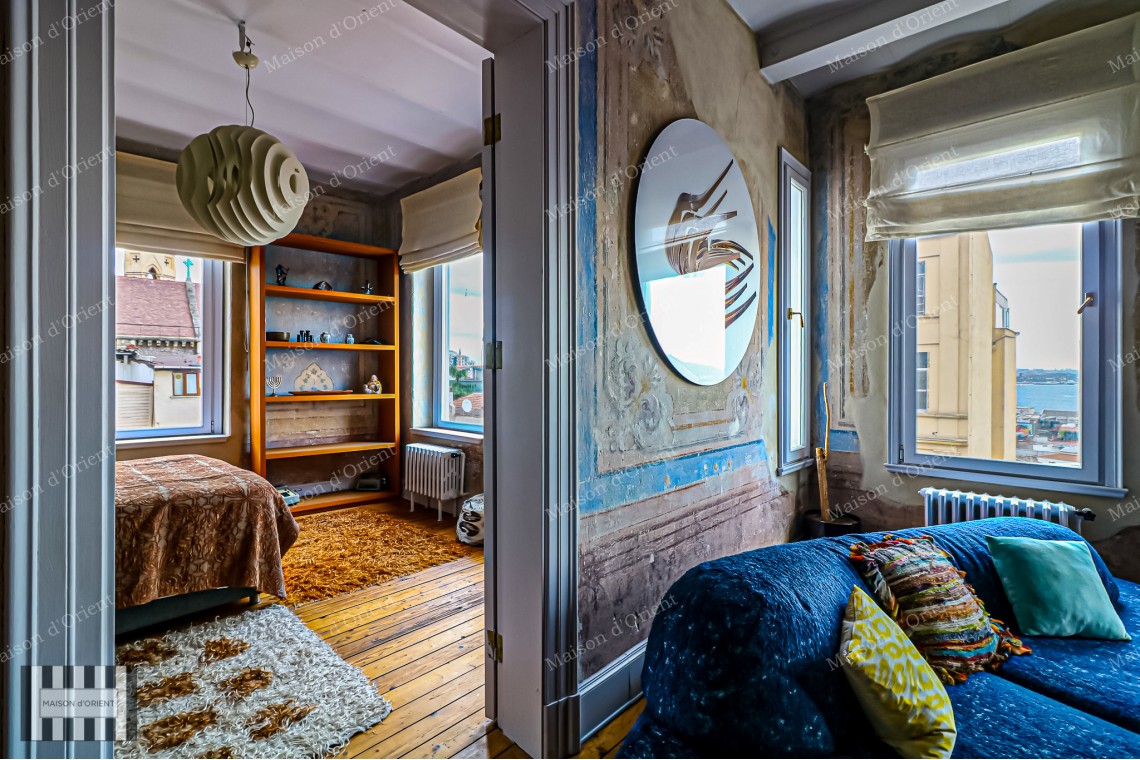 3+1 Furnished Apartment in Galata Historical Ferah Apartment for Rent