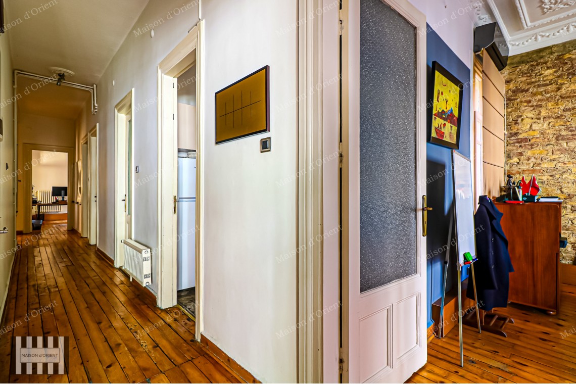 3+1 Flat for Sale in Cihangir Historical Arbatlı Apartment