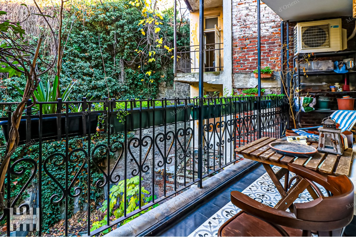 3+1 Apartment for Rent in Galatasaray Historical Ferah Apartment