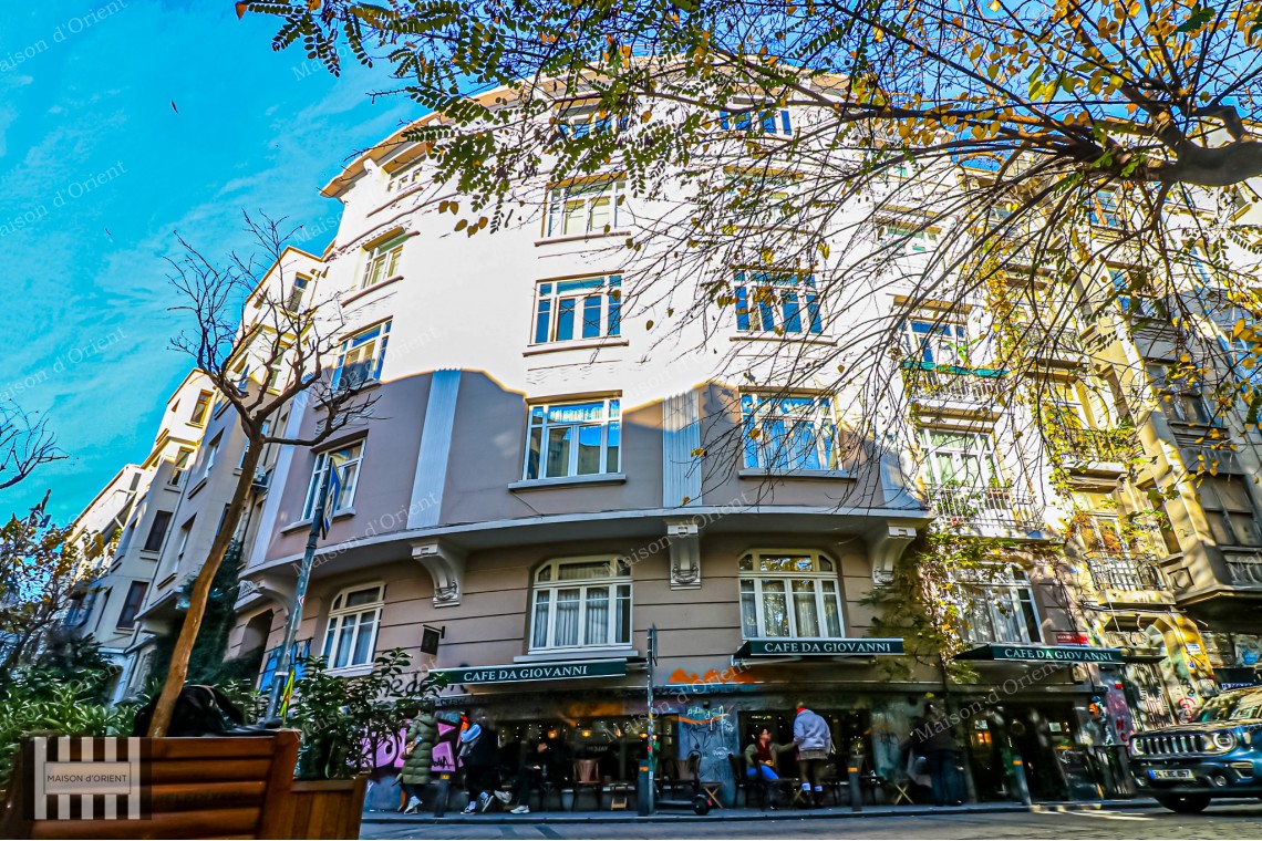 3+1 Apartment for Rent in Galatasaray Historical Ferah Apartment