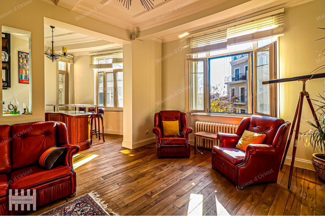 3+1 Apartment for Rent in Galatasaray Historical Ferah Apartment