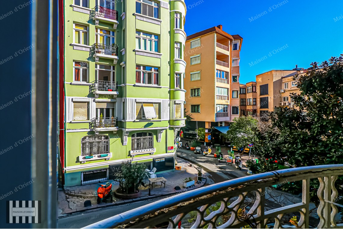 3+1 Flat for Sale in Cihangir Historical Arbatlı Apartment