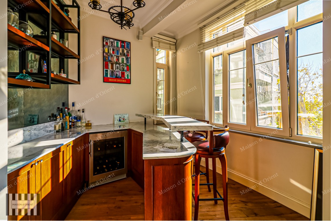 3+1 Apartment for Rent in Galatasaray Historical Ferah Apartment