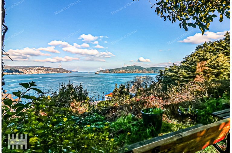 2+1 Flat for Rent with Bosphorus View in Tarabya