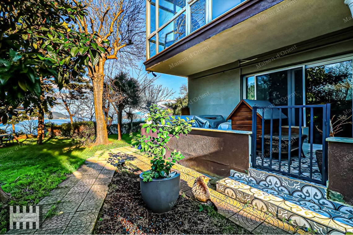2+1 Flat for Rent with Bosphorus View in Tarabya