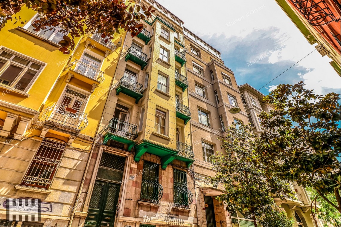 Flat for Sale with View in Historical Mavrodi Building