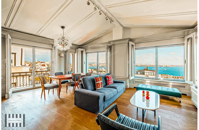 Historical Ojeni Building for Sale in Galata