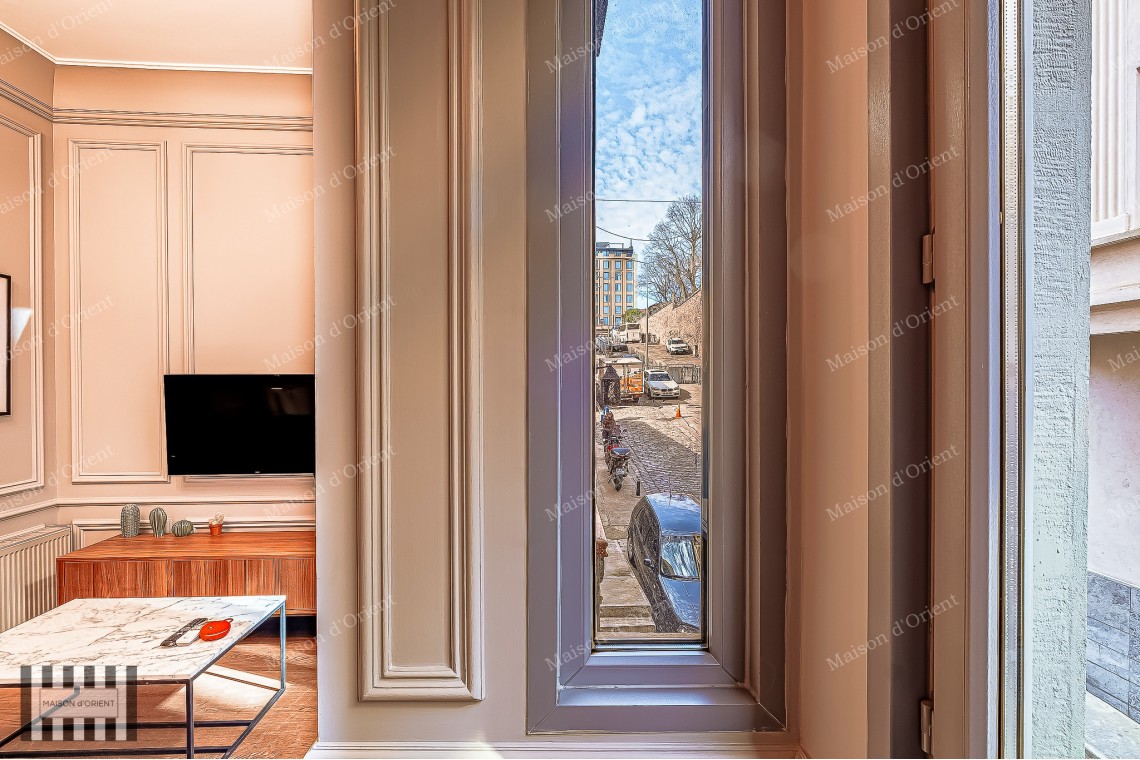 Historical Ojeni Building for Sale in Galata