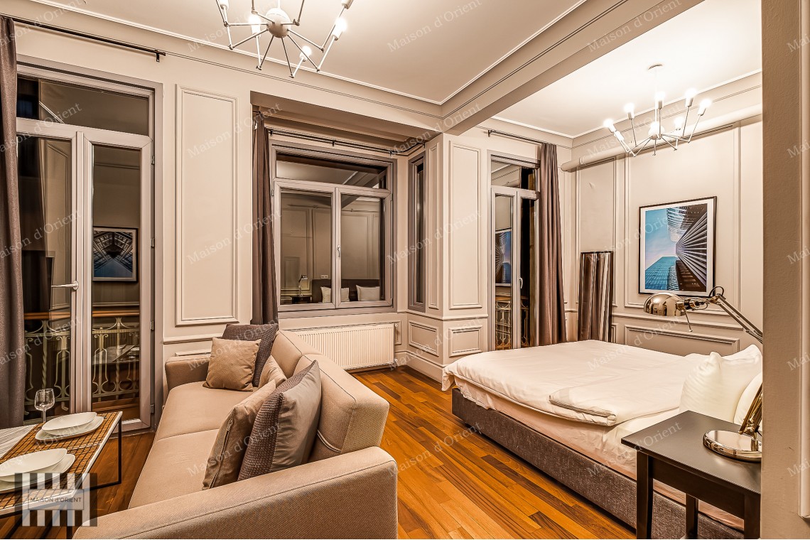 Historical Ojeni Building for Sale in Galata