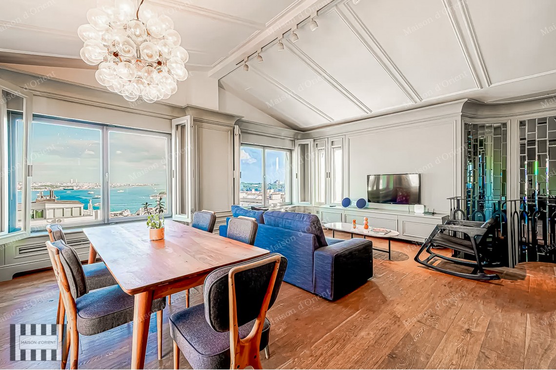 Historical Ojeni Building for Sale in Galata