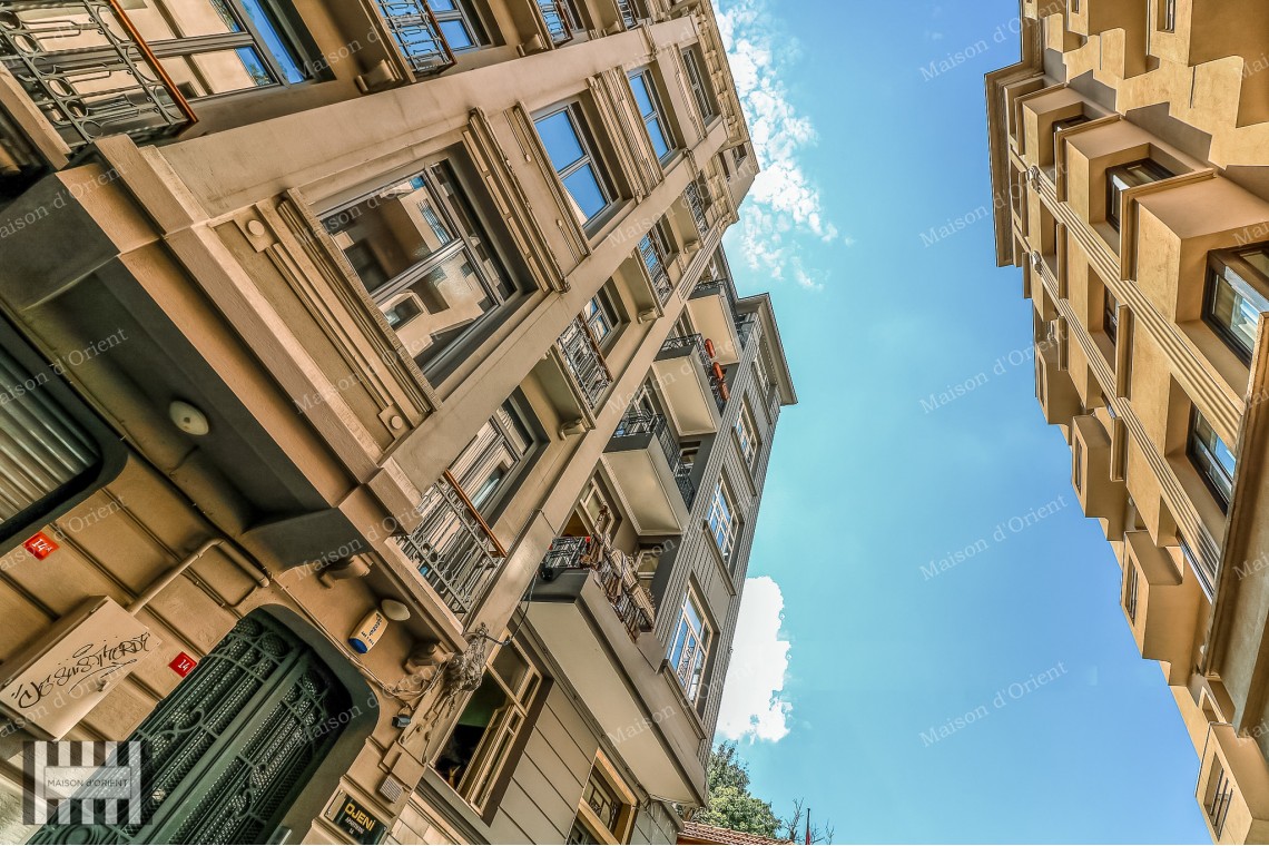 Historical Ojeni Building for Sale in Galata