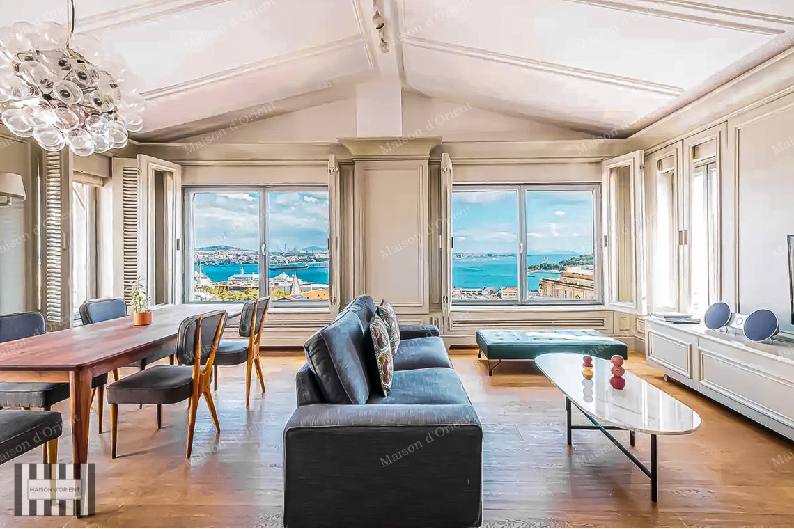 Historical Ojeni Building for Sale in Galata