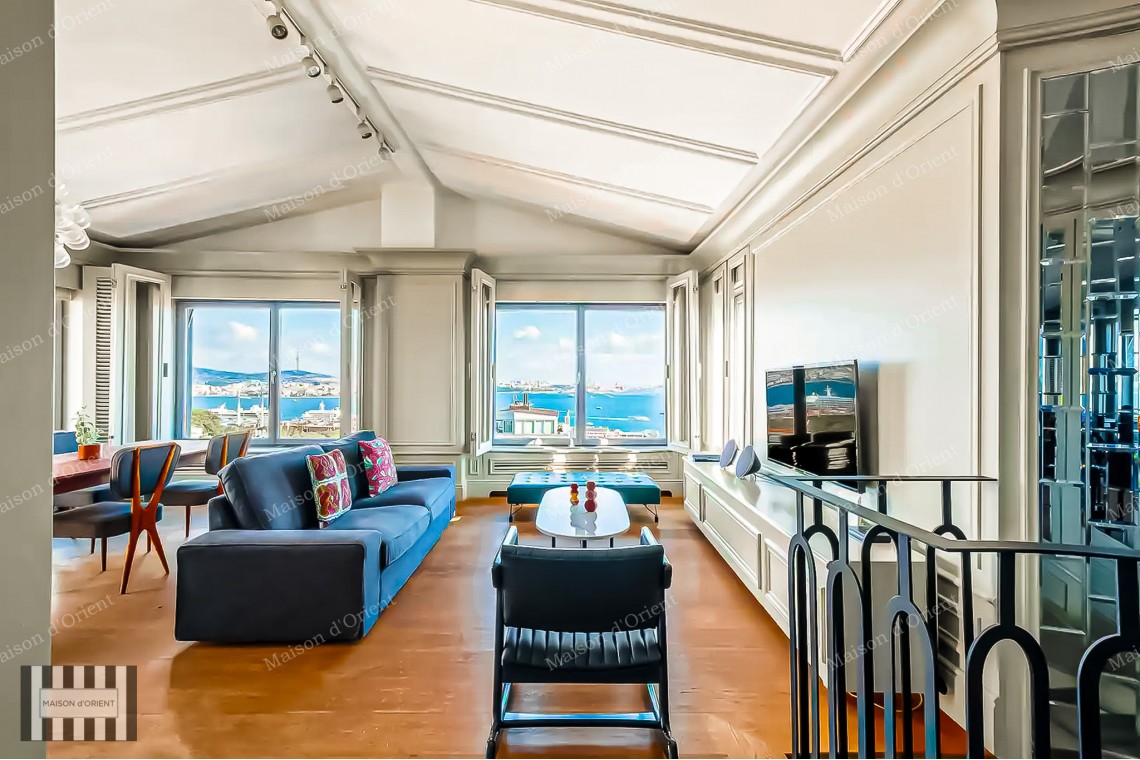 Historical Ojeni Building for Sale in Galata