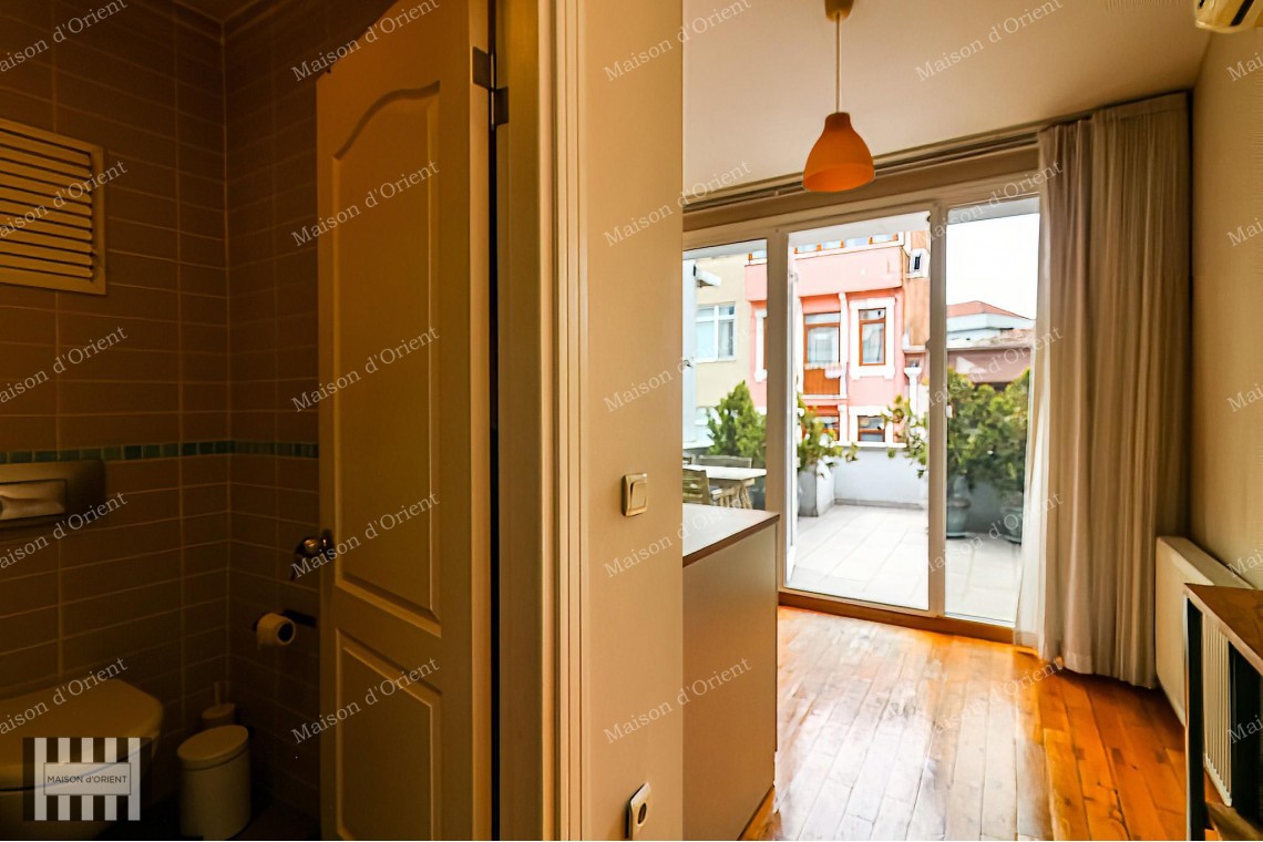 5-Story Historical Building for Sale on Cihangir Güneşli Street, Airbnb Compatible