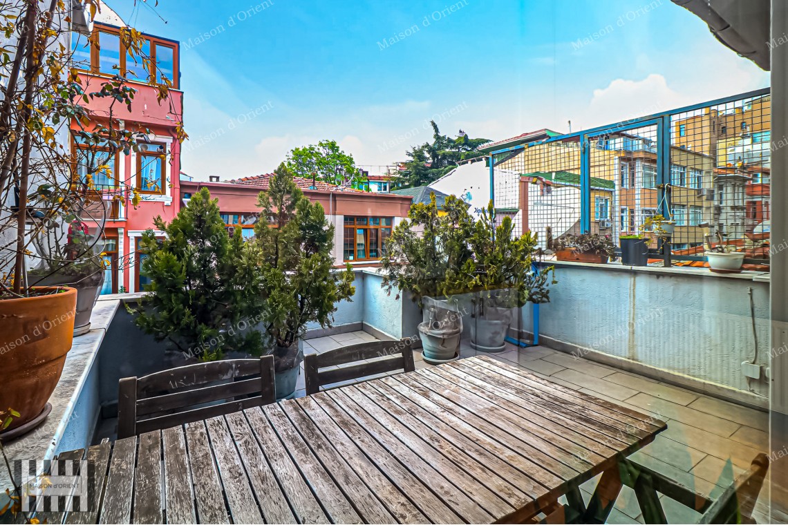 5-Story Historical Building for Sale on Cihangir Güneşli Street, Airbnb Compatible