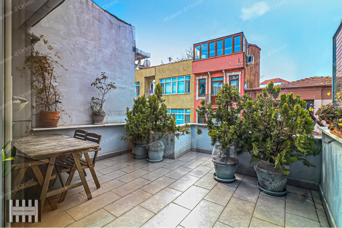 5-Story Historical Building for Sale on Cihangir Güneşli Street, Airbnb Compatible