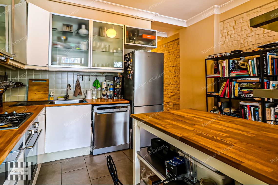 5-Story Historical Building for Sale on Cihangir Güneşli Street, Airbnb Compatible