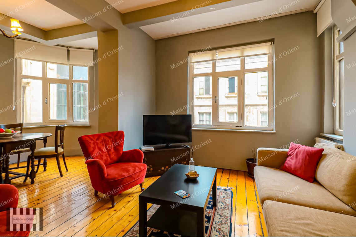 3+1 Apartment for Sale with Airbnb License in Historical Onizetti Apartment