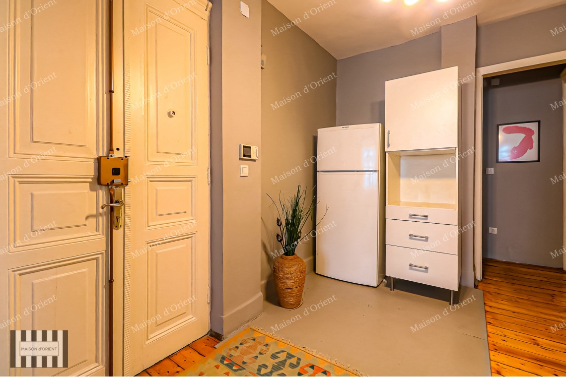 3+1 Apartment for Sale with Airbnb License in Historical Onizetti Apartment