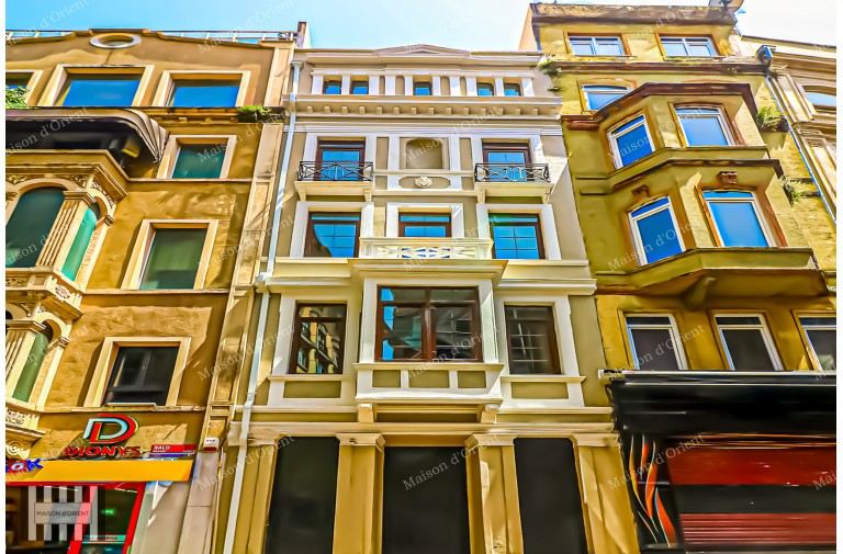 Building for Sale in Beyoğlu Suitable for Tourism and Commercial Projects