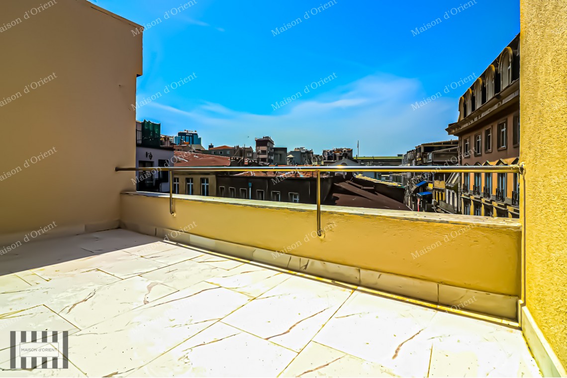 Building for Sale in Beyoğlu Suitable for Tourism and Commercial Projects