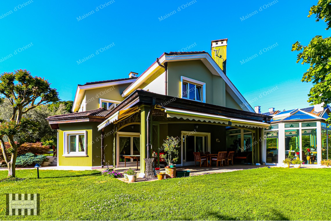 Rental Villa in Zekeriyakoy with 2.300sqm Garden, Semi-Olympic Pool and Sports Complex