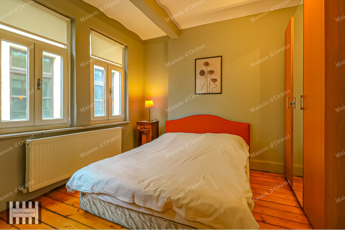 3+1 Apartment for Sale with Airbnb License in Historical Onizetti Apartment
