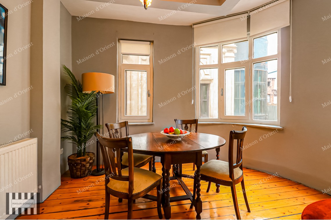 3+1 Apartment for Sale with Airbnb License in Historical Onizetti Apartment