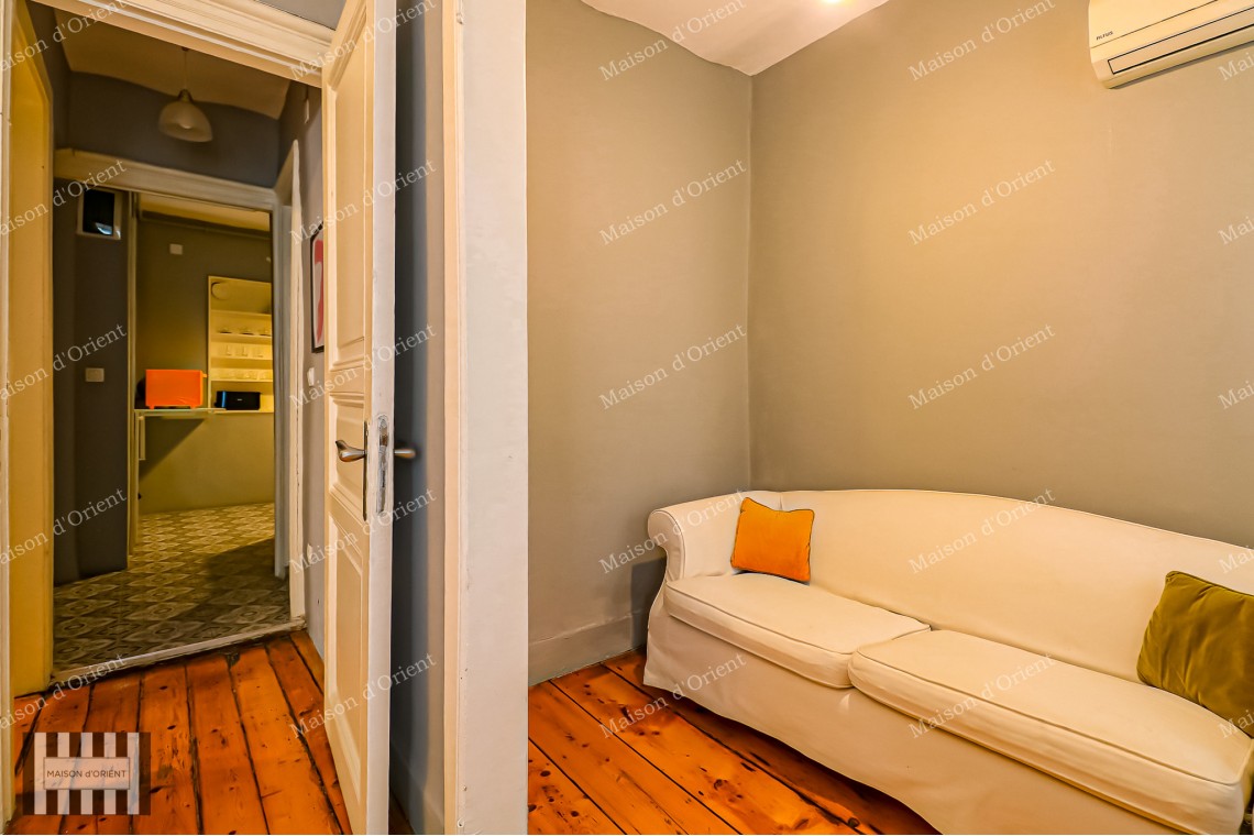 3+1 Apartment for Sale with Airbnb License in Historical Onizetti Apartment