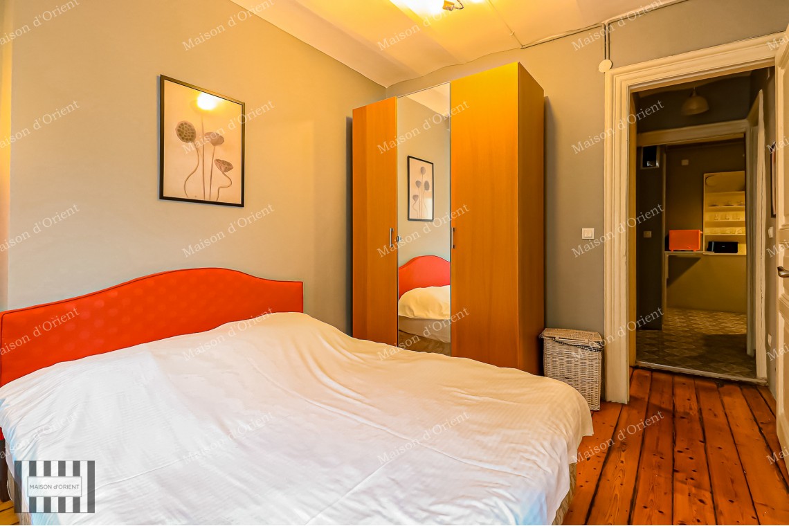 3+1 Apartment for Sale with Airbnb License in Historical Onizetti Apartment