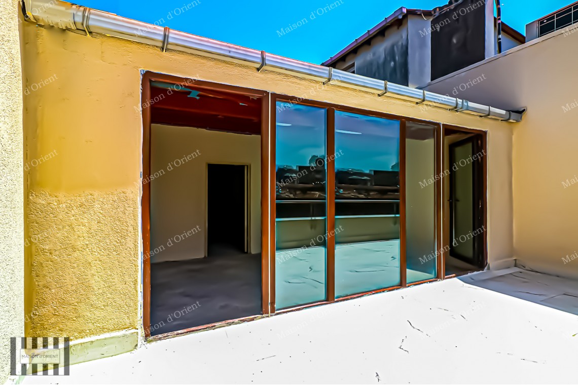 Building for Sale in Beyoğlu Suitable for Tourism and Commercial Projects
